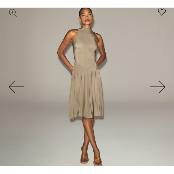 SKIMS Milky Sheer High Neck Dress truffle - Picture 3 of 6